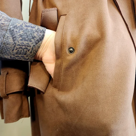 Haute Monde Classic Tan Trench Coat - Picture 10 of 11